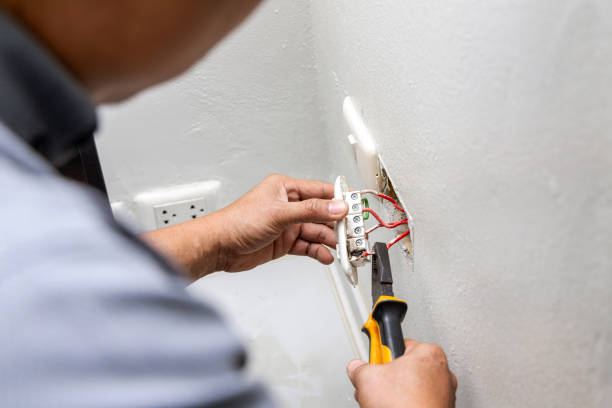 Best Emergency Electrical Repair  in Spirit Lake, IA
