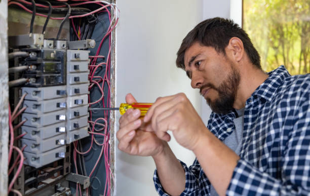 Best Affordable Emergency Electrician  in Spirit Lake, IA